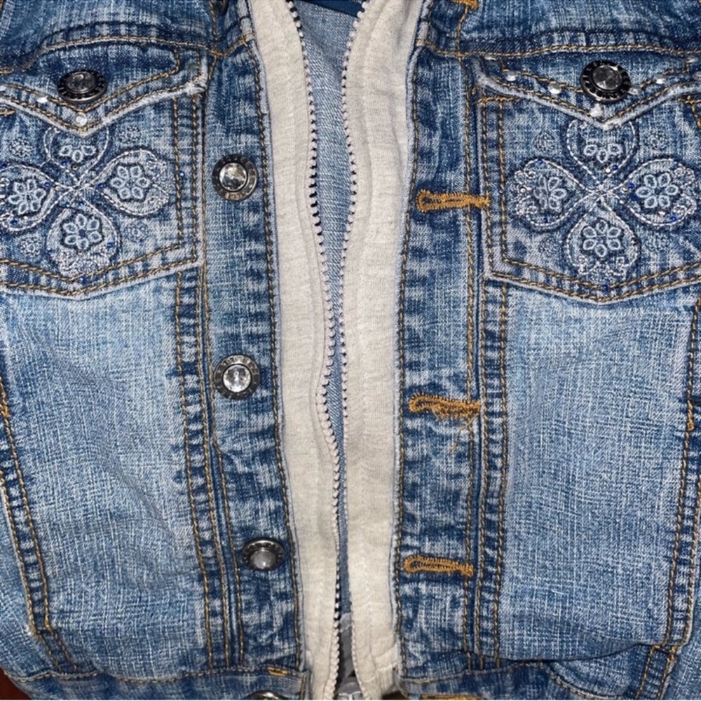 Jean jacket - Picture 3 of 9
